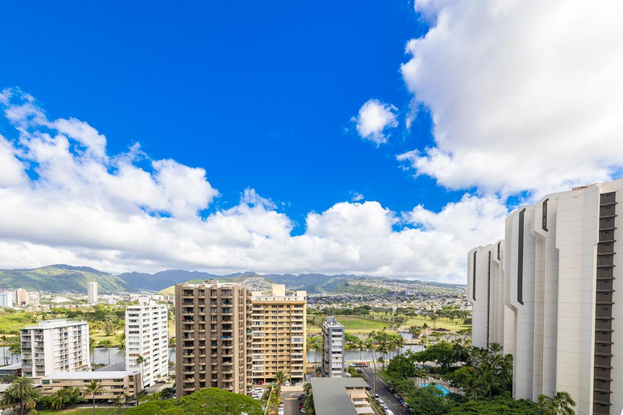 Mountain View Getaway, Free Parking And Beach Steps Away Honolulu Luaran gambar